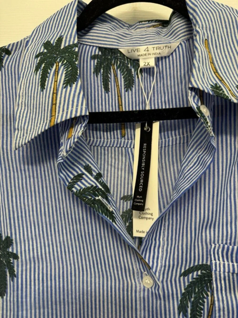 Live 4 Truth Women’s 2X Blue/White Striped Tropical Point Collar Cover-up